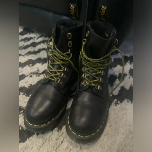 ✨✨Dr Martens Boots ✨✨ - Picture 5 of 5